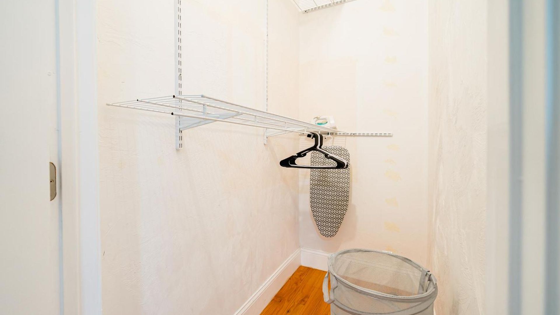 Inviting 4br - Kid Friendly - Near I-95 & Free Parking 90-2 Boston