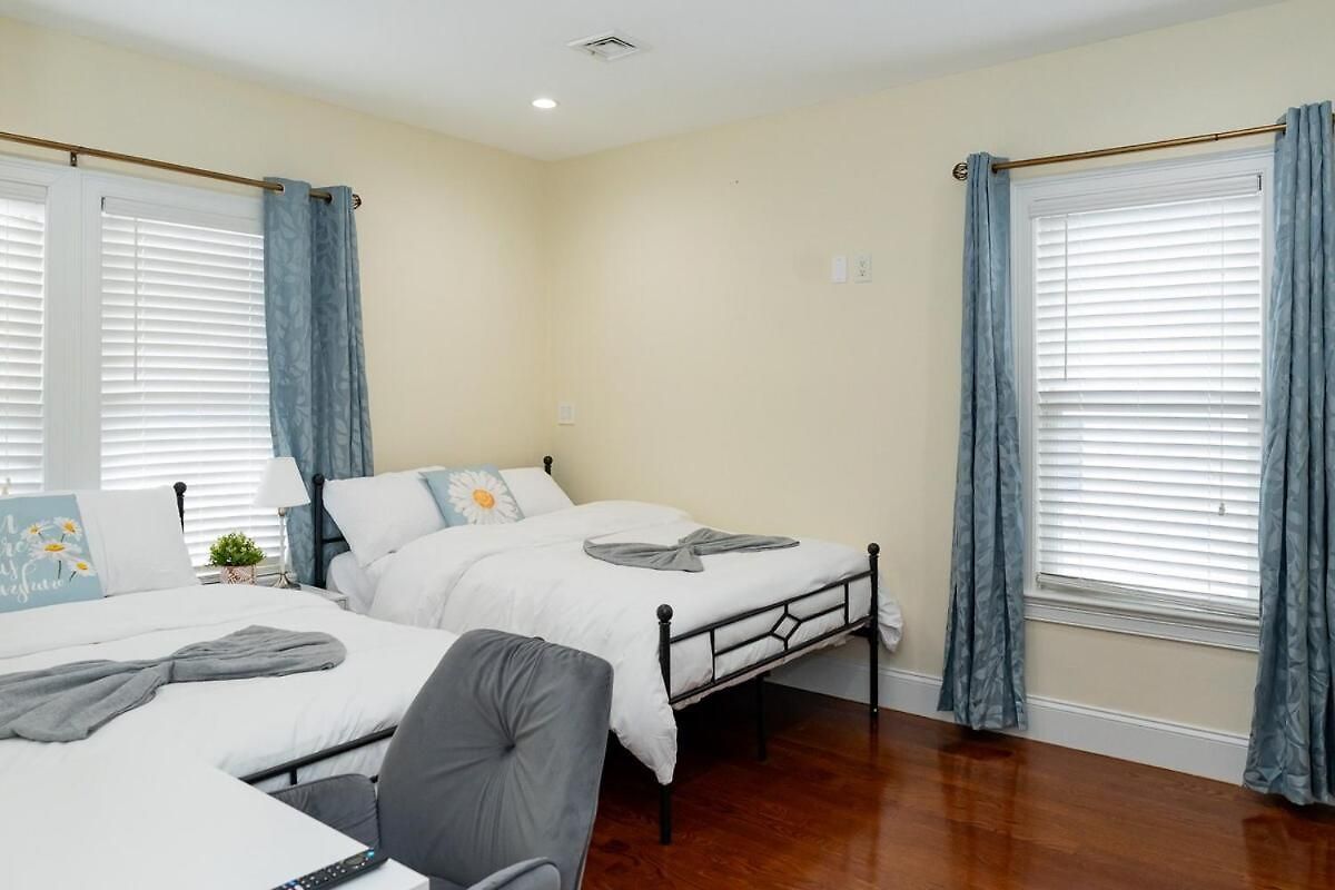 Spacious 5br Single House Near Bostonfree Parking 47 *