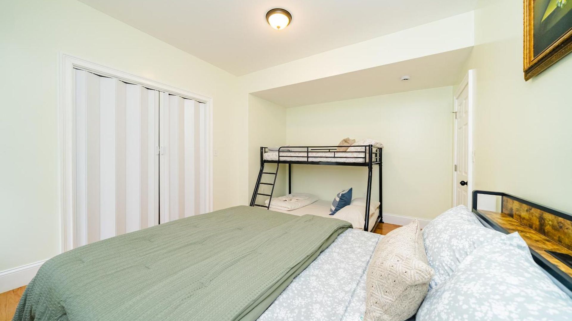 Apartment Inviting 4br - Kid Friendly - Near I-95 & Free Parking 90-2