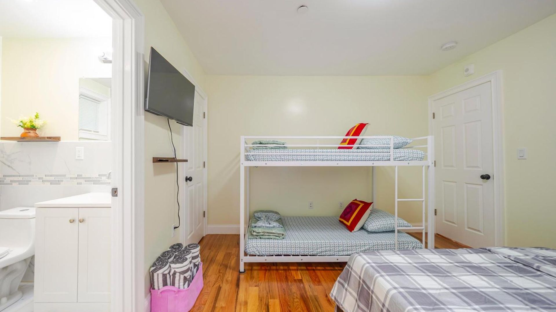 Family Retreat 4br - Near Redline & 5mins To Franklin Park Zoo - Free Parking 27 Apartment Boston