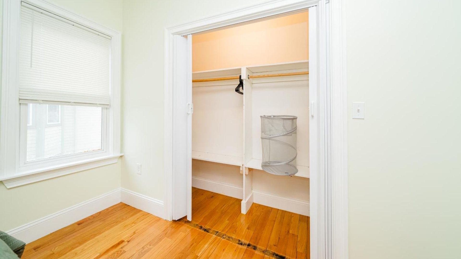 Apartment Inviting 4br - Kid Friendly - Near I-95 & Free Parking 90-2