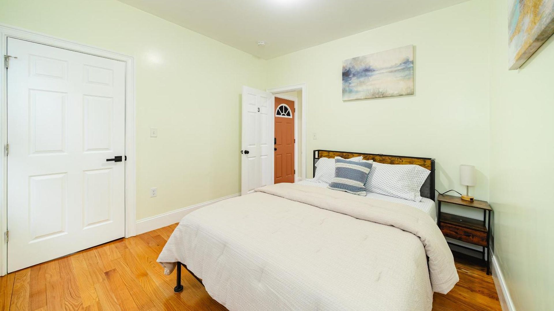 Inviting 4br - Kid Friendly - Near I-95 & Free Parking 90-2 Apartment Boston