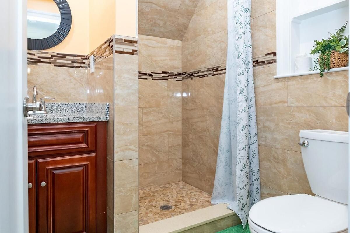 Spacious 5br Single House Near Bostonfree Parking 47 *