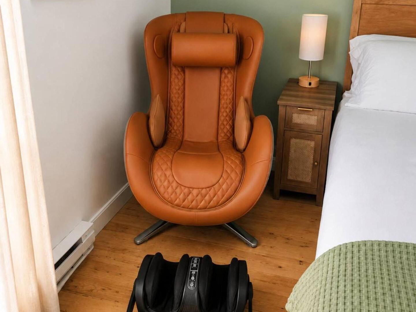 Homestay Bright King Suite, Massage Chair & Private Bath Boston