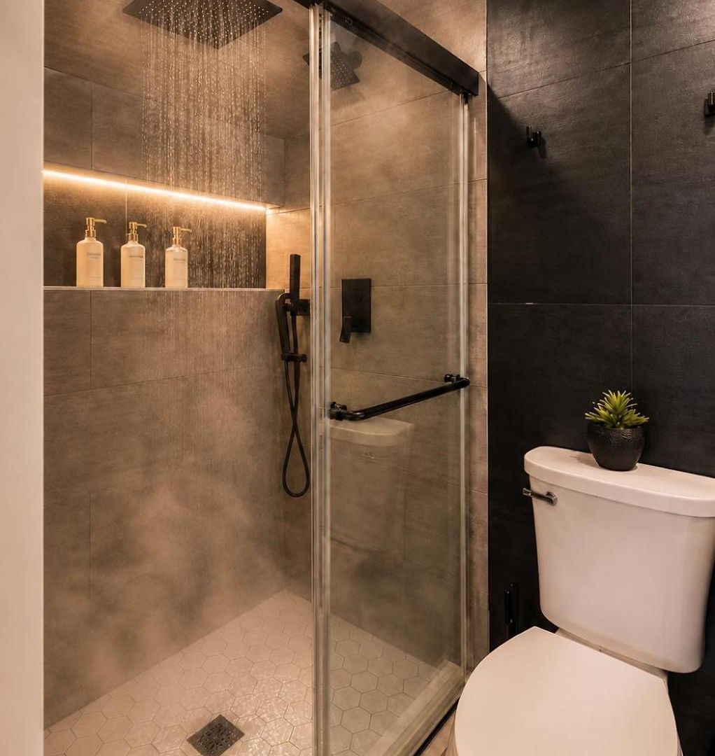 Bright King Suite, Massage Chair & Private Bath Homestay Boston