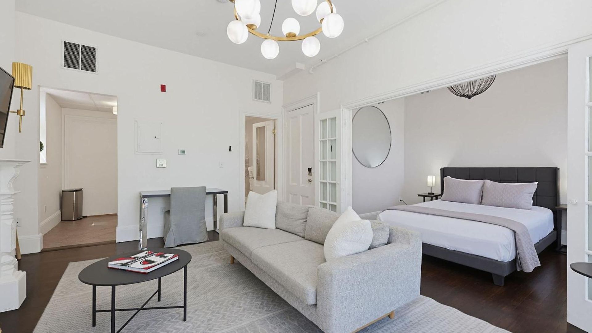 Apartment New! Back Bay, Line, Newbury St & Hynes Boston