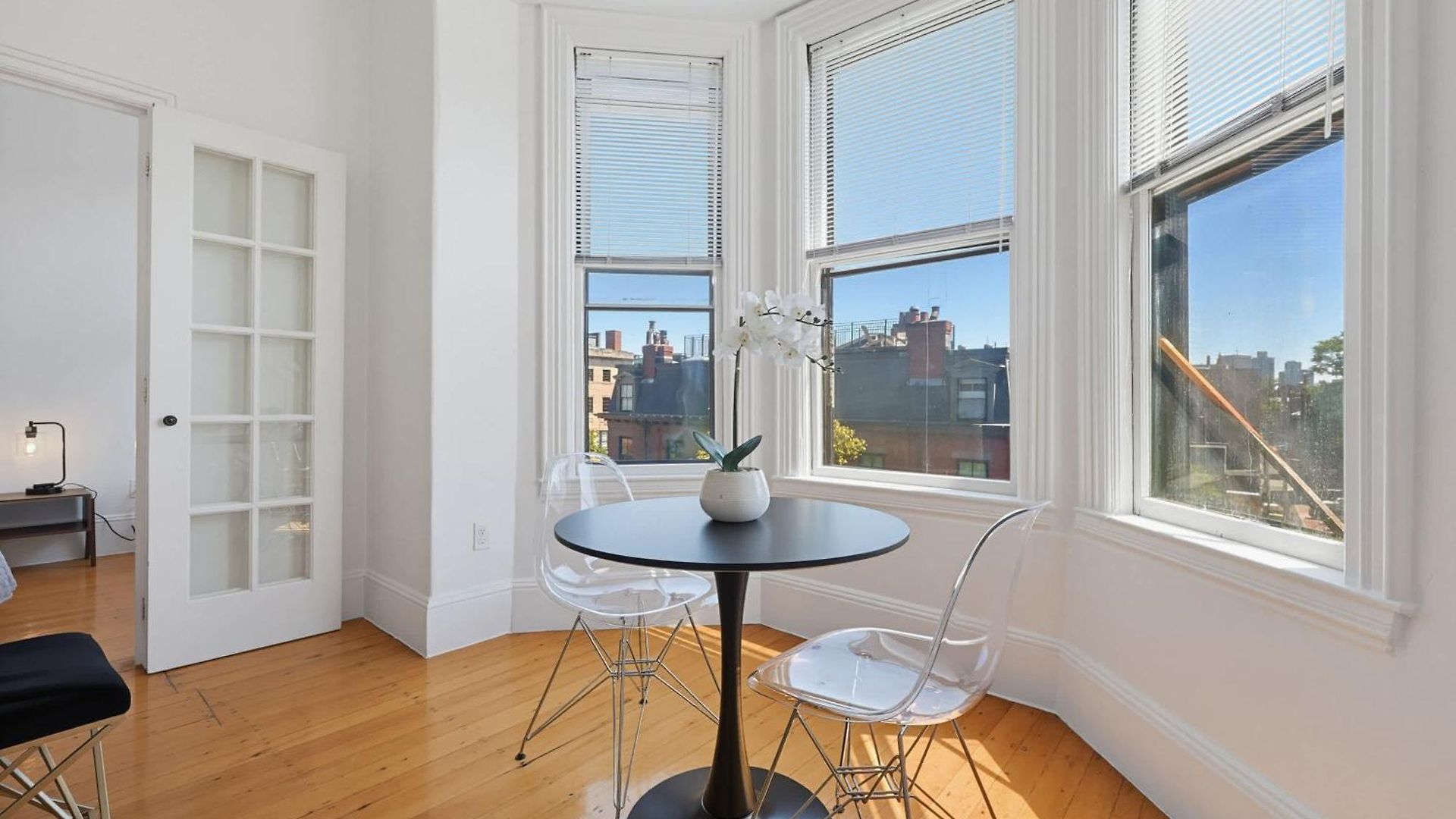 Back Bay Near Line, Dining & Hynes Apartment Boston