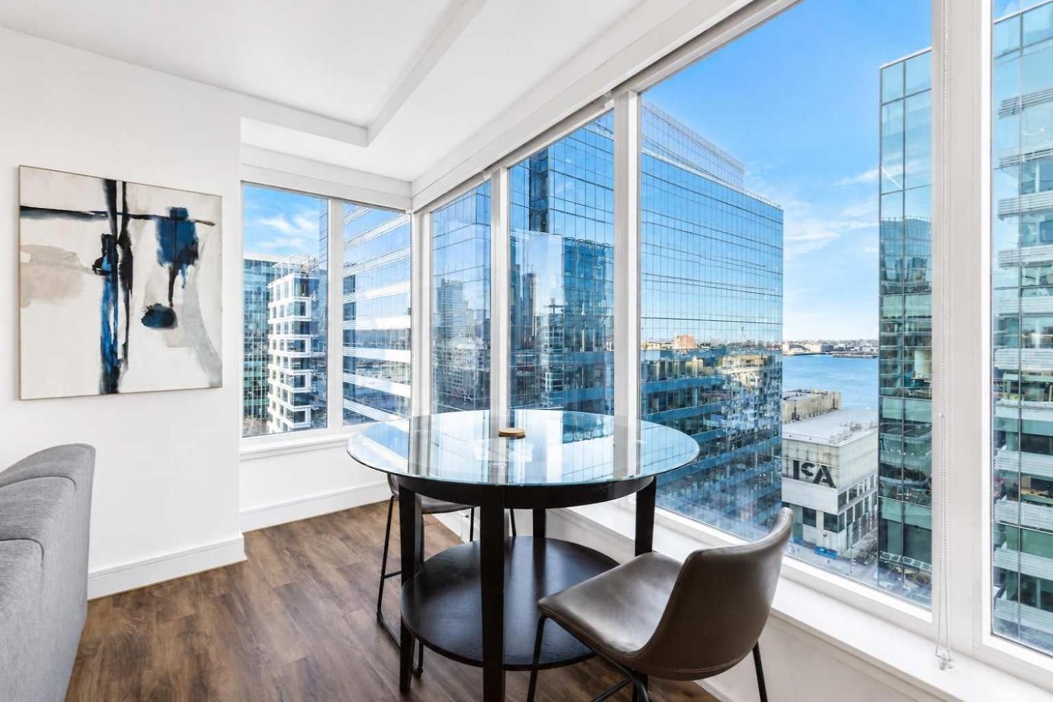 Spacious In Seaport Boston