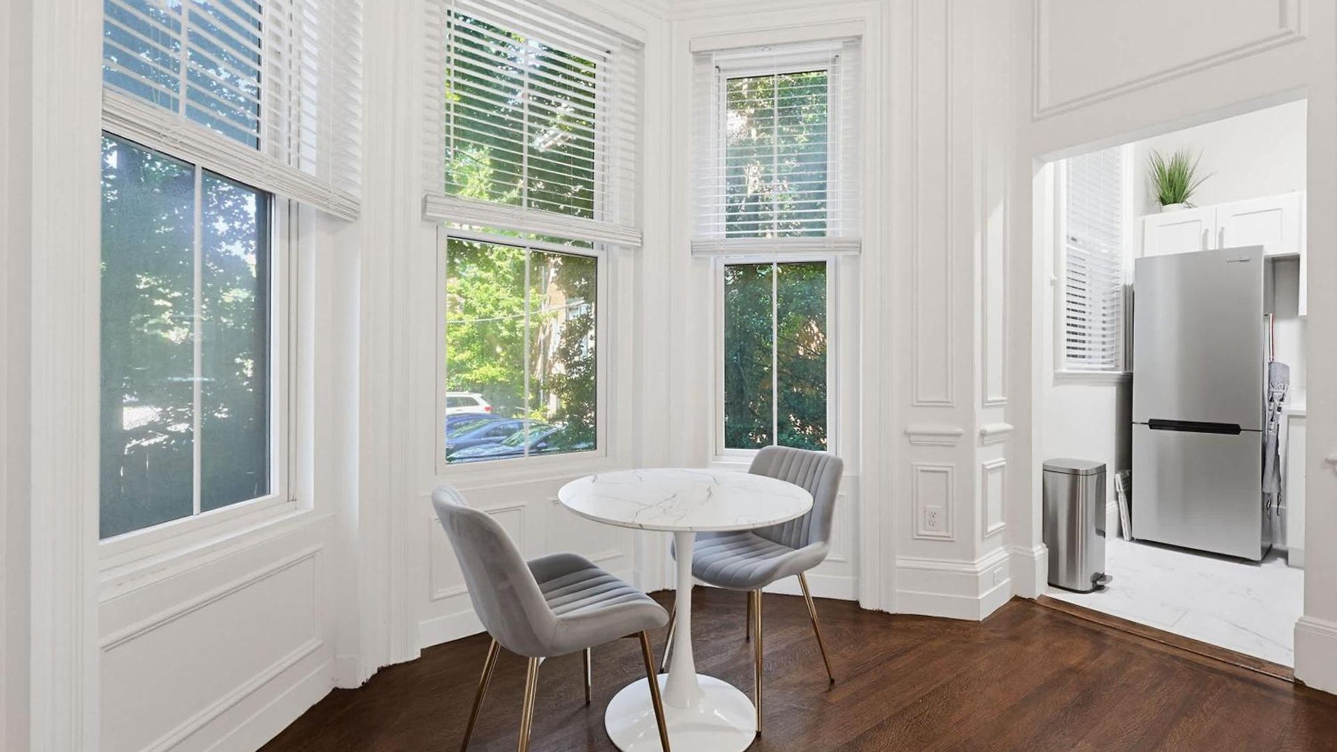 Elegant Back Bay On Hereford Street