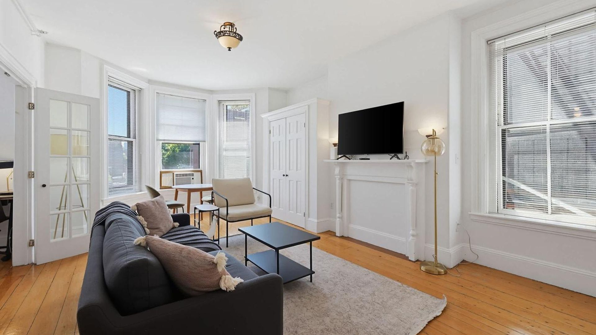 Apartment Walk To Newbury, Hynes, The T & Boston