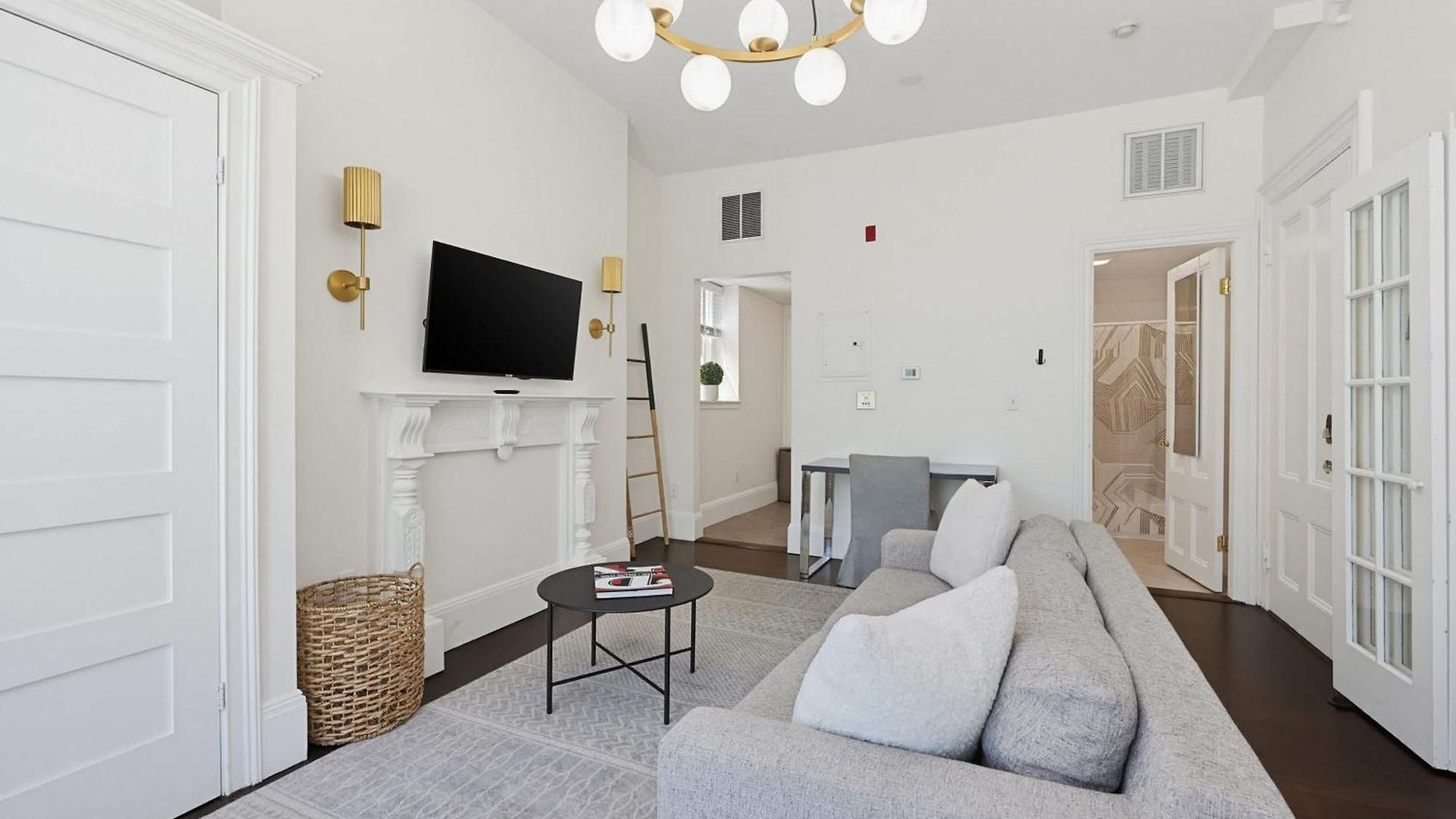 New! Back Bay, Line, Newbury St & Hynes Boston
