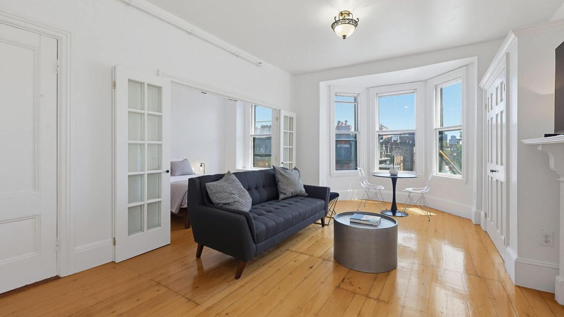 Back Bay Near Line, Dining & Hynes Apartment *