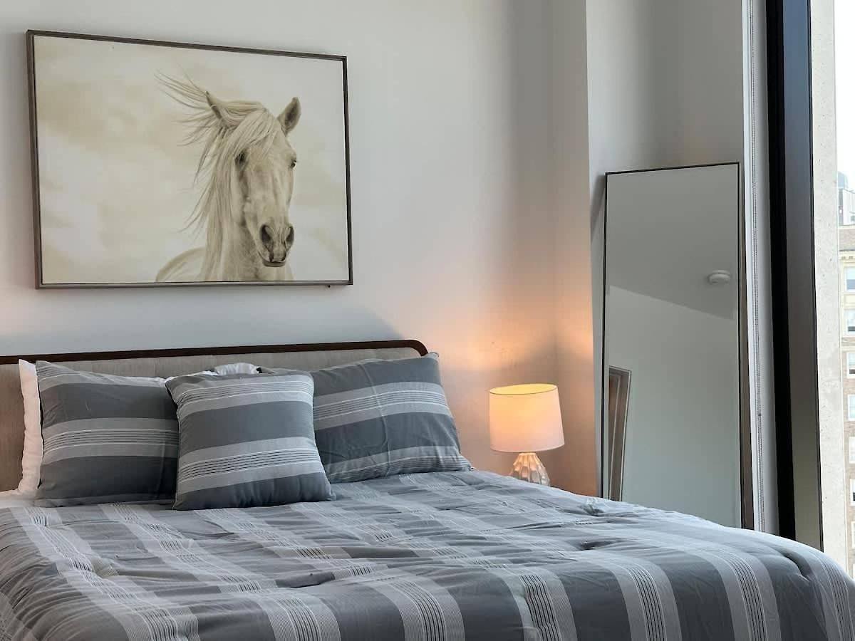 Back Bay Penthouse With Gym Parking In Unit Washer Dryer