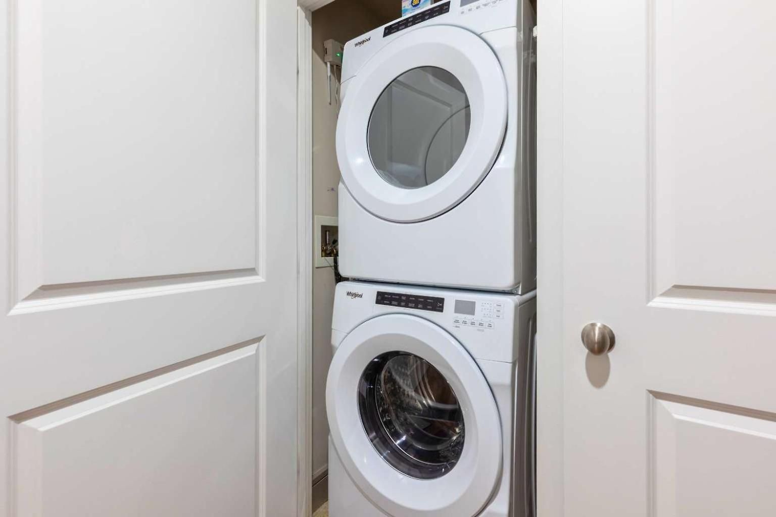 Spacious In Seaport Apartment *