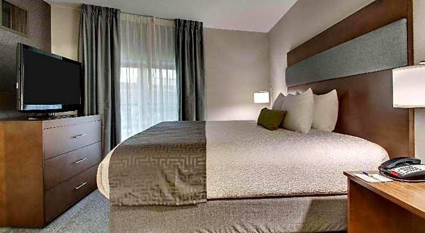 Roundhouse Hotel 3*
