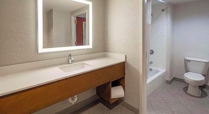Roundhouse Hotel