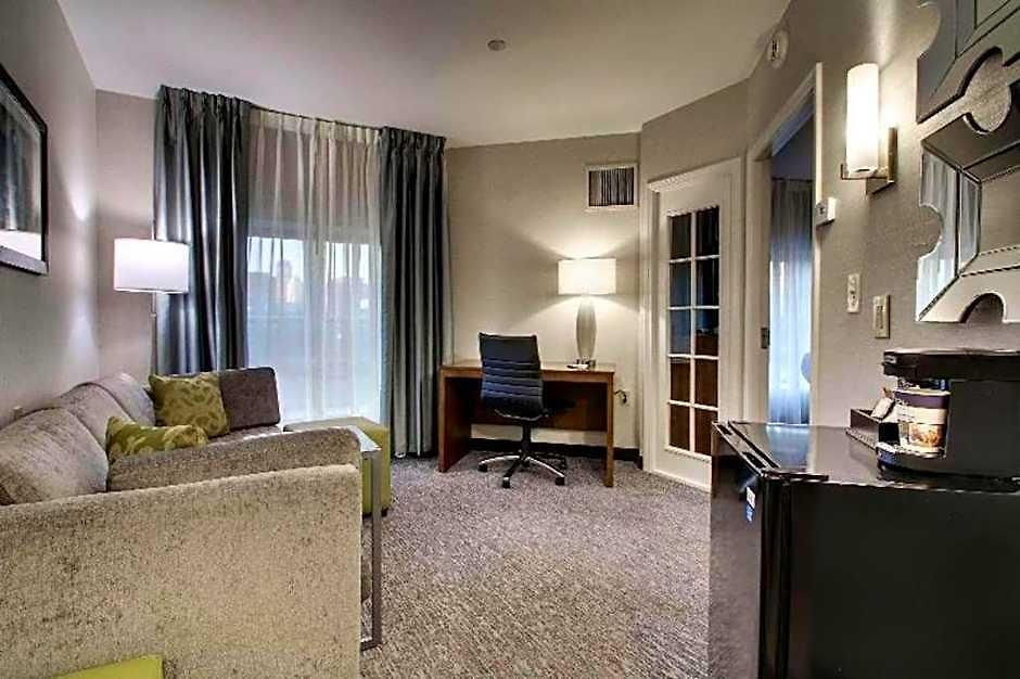 Hotel Roundhouse