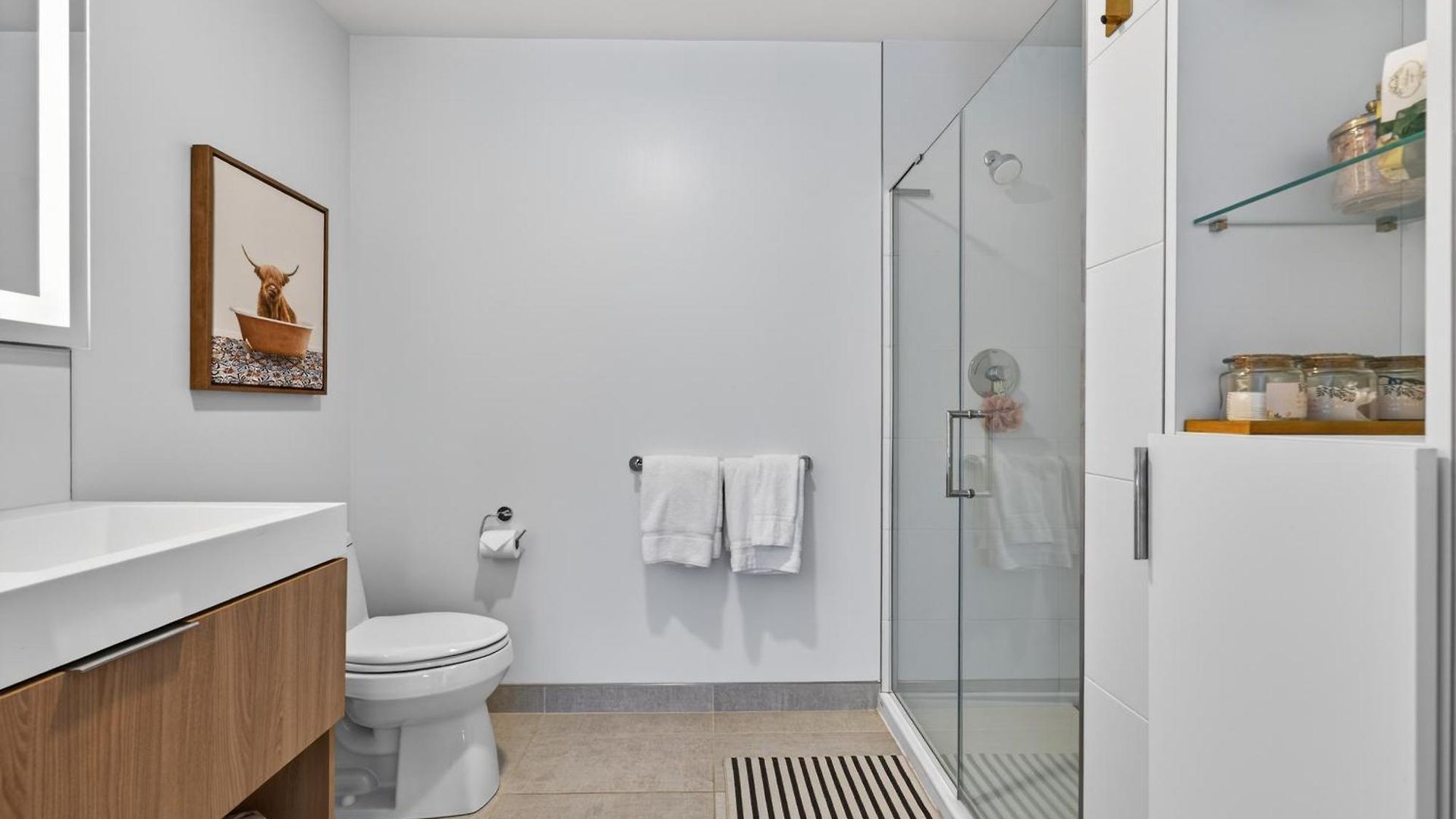 Prime Seaport 2br Steps To Convention Center Apartment *