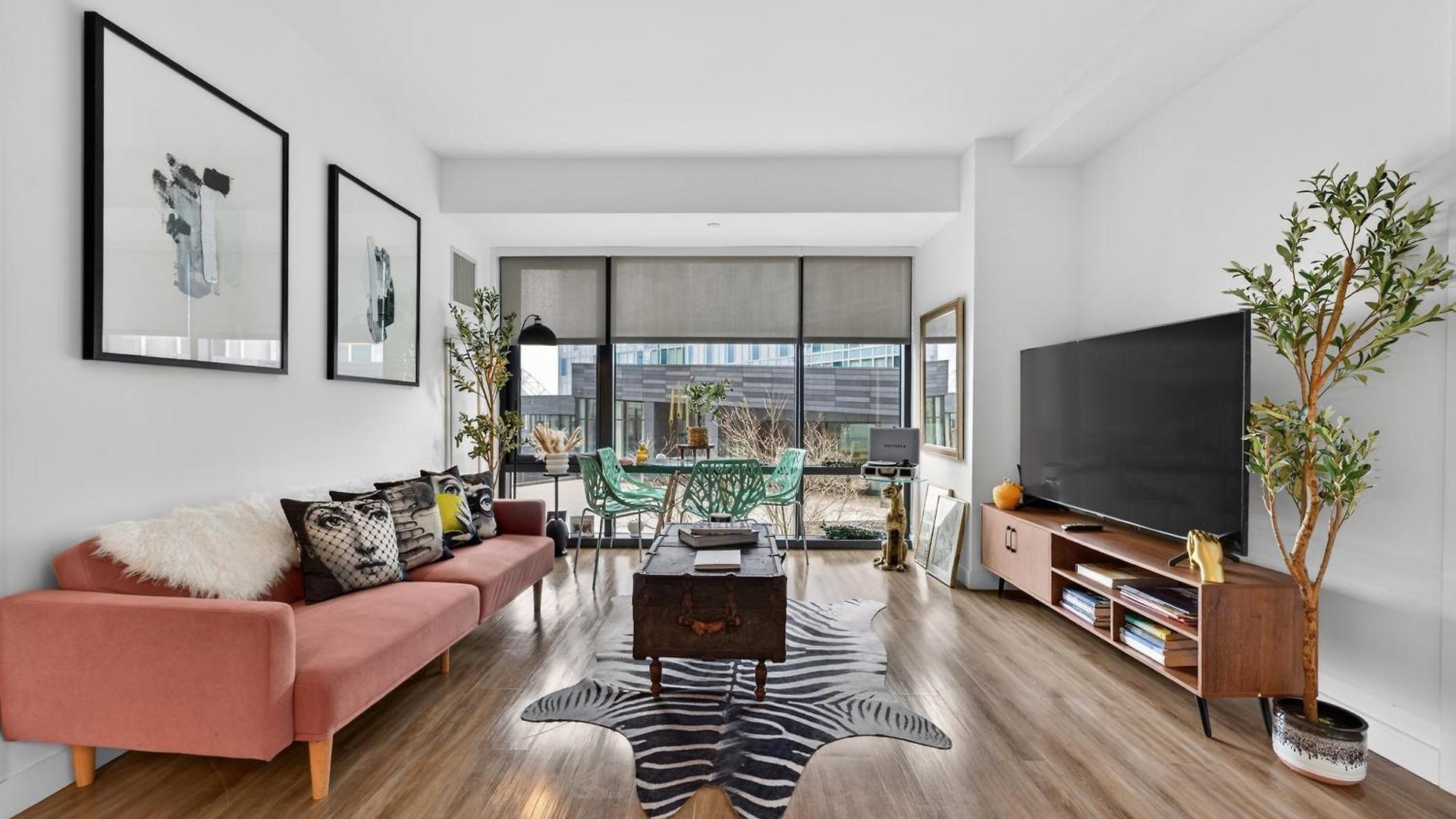 Prime Seaport 2br Steps To Convention Center Apartment *