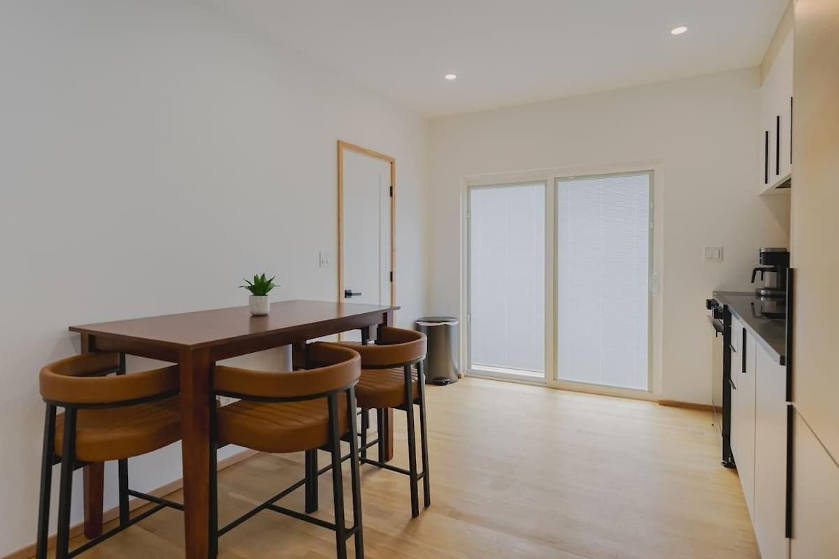 Apartment Stylish E Quick Transit To Downtown