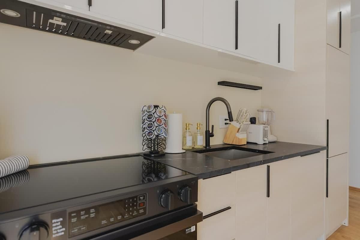 Apartment Stylish E Quick Transit To Downtown