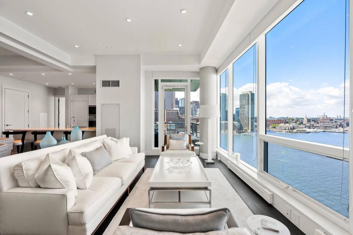 Apartment Spacious Living View
