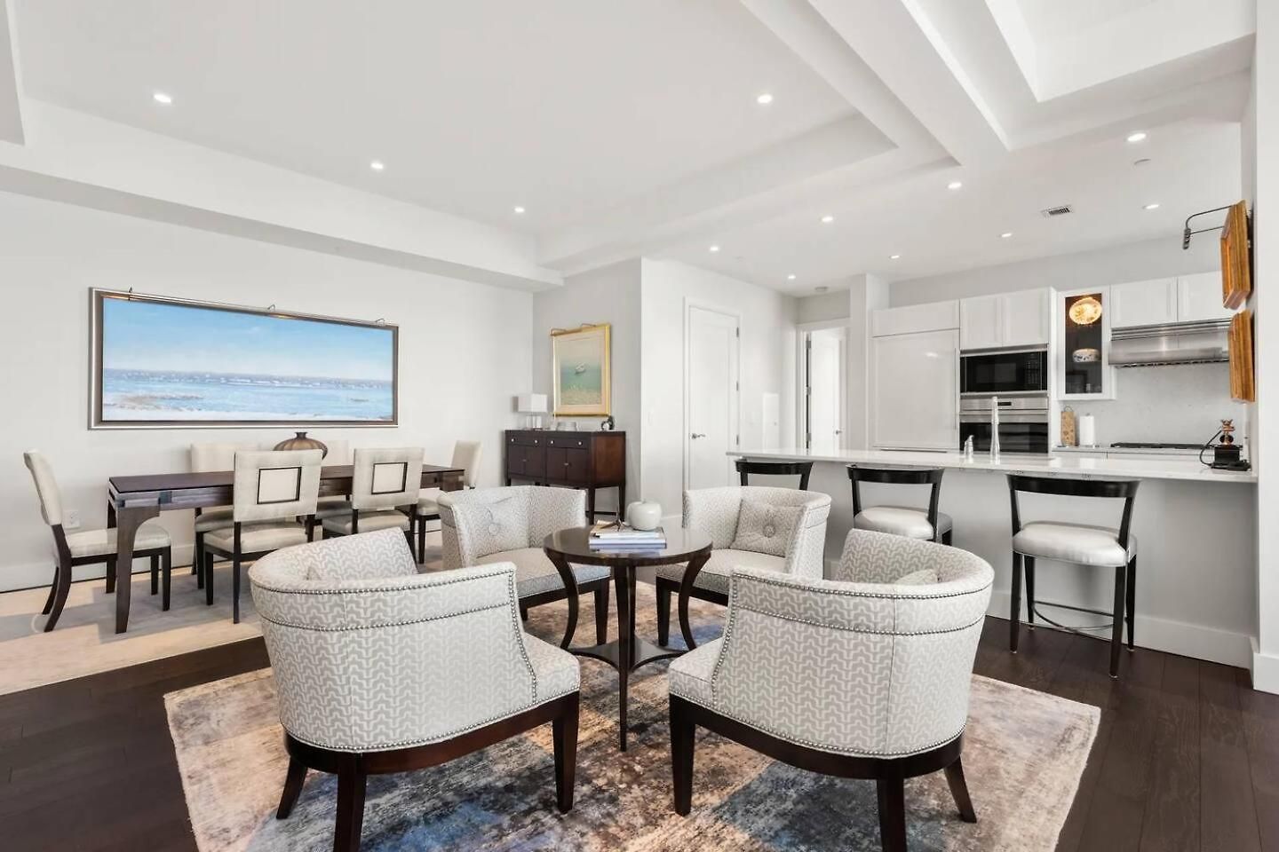 Apartment Spacious Living View