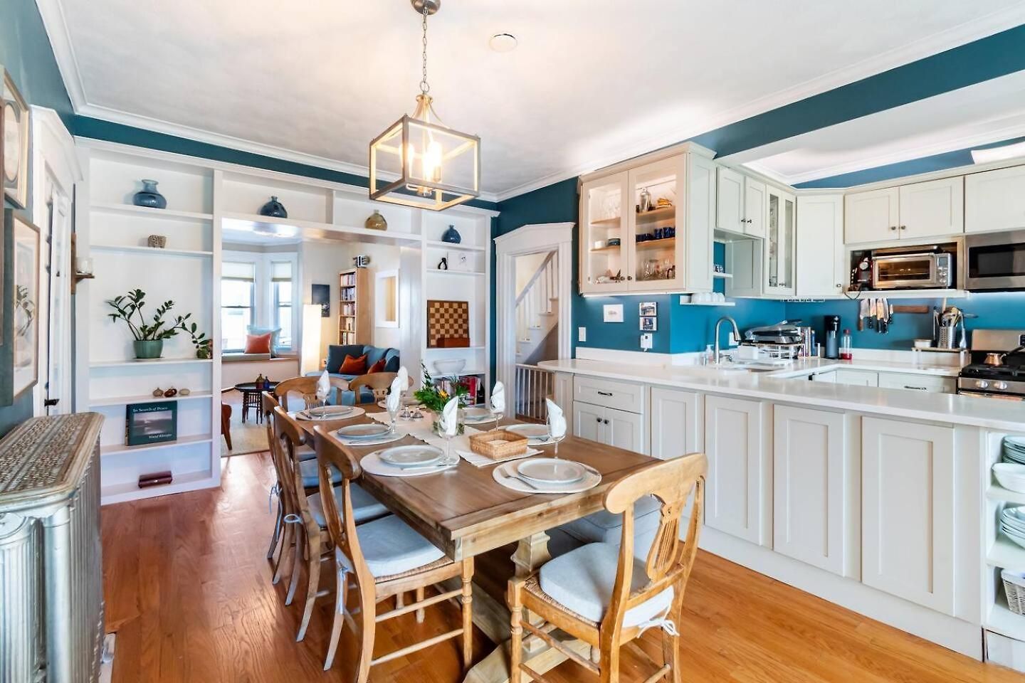 2 Full Kitchens, Near Airport, Yard & Fire Pit