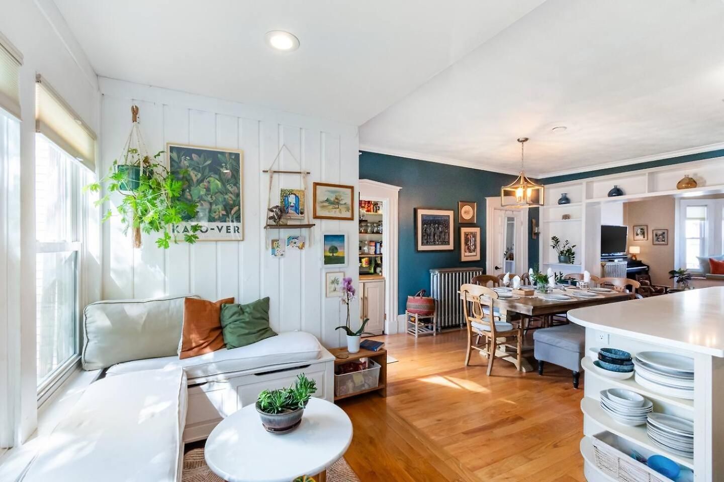 2 Full Kitchens, Near Airport, Yard & Fire Pit