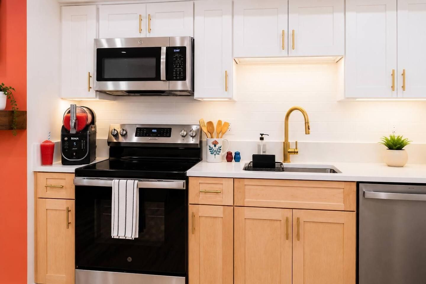 2 Full Kitchens, Near Airport, Yard & Fire Pit Holiday home Boston