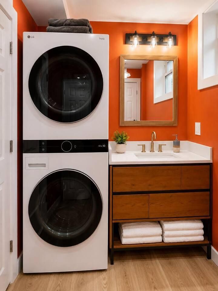 Holiday home 2 Full Kitchens, Near Airport, Yard & Fire Pit Boston