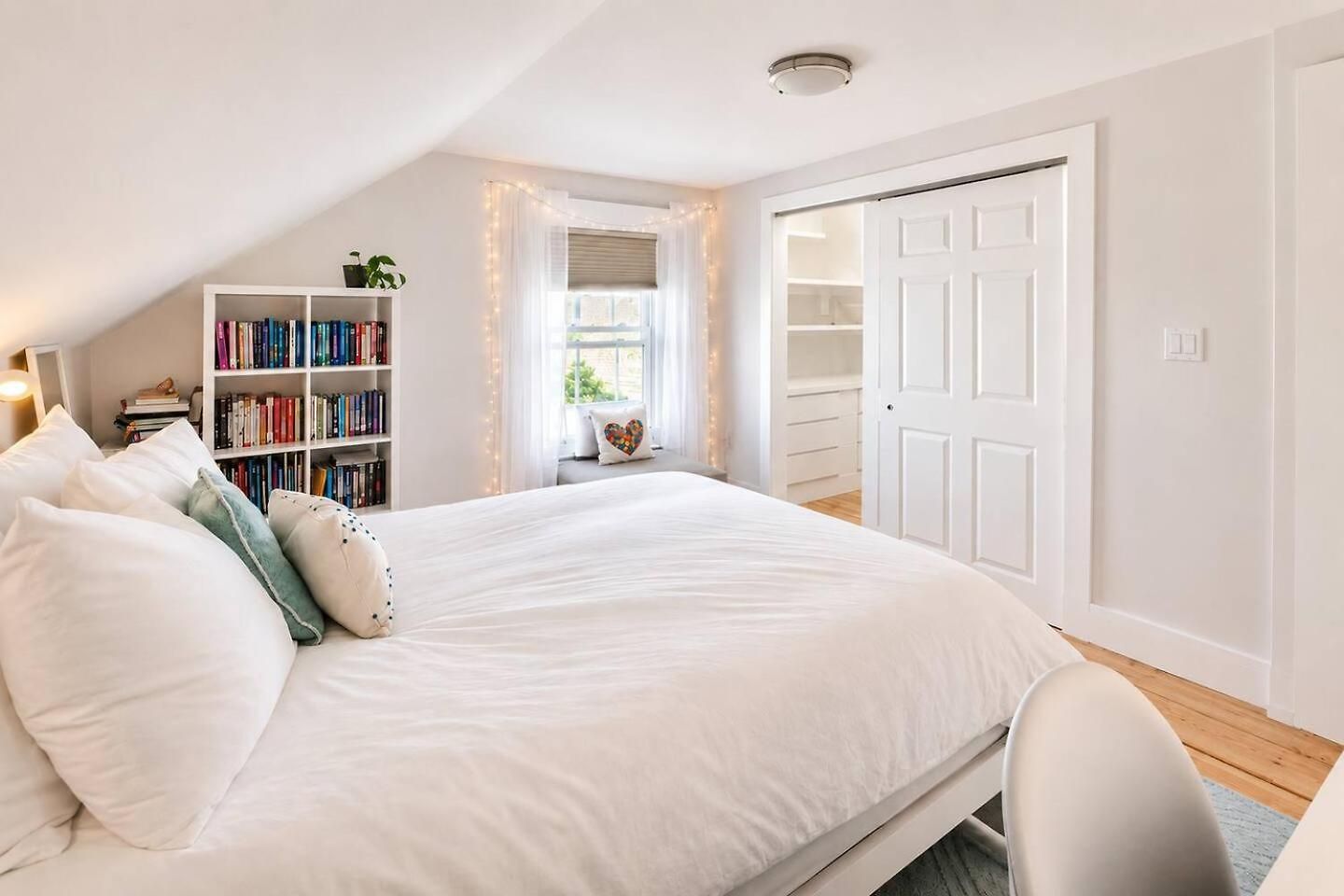 2 Full Kitchens, Near Airport, Yard & Fire Pit