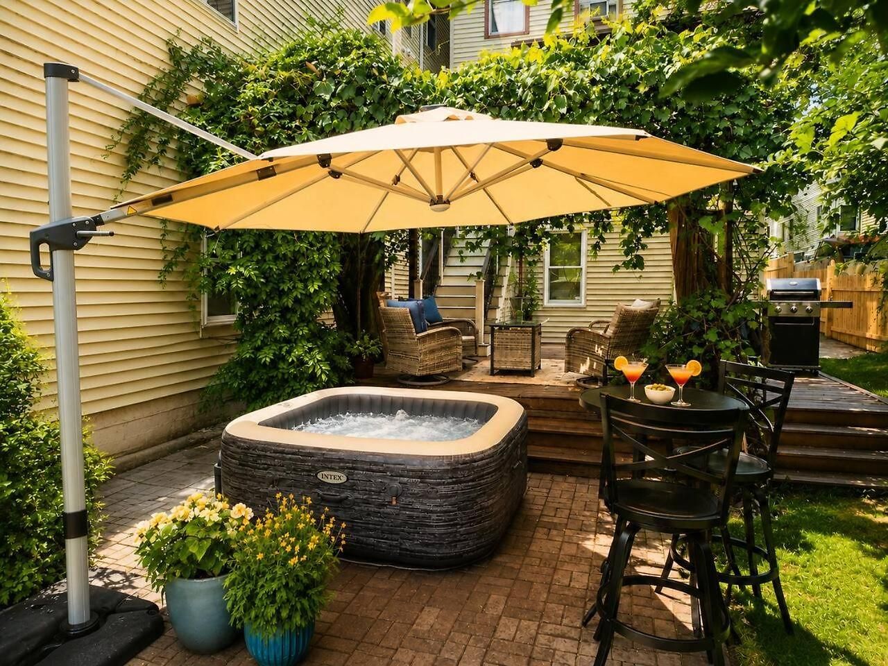 2 Full Kitchens, Near Airport, Yard & Fire Pit