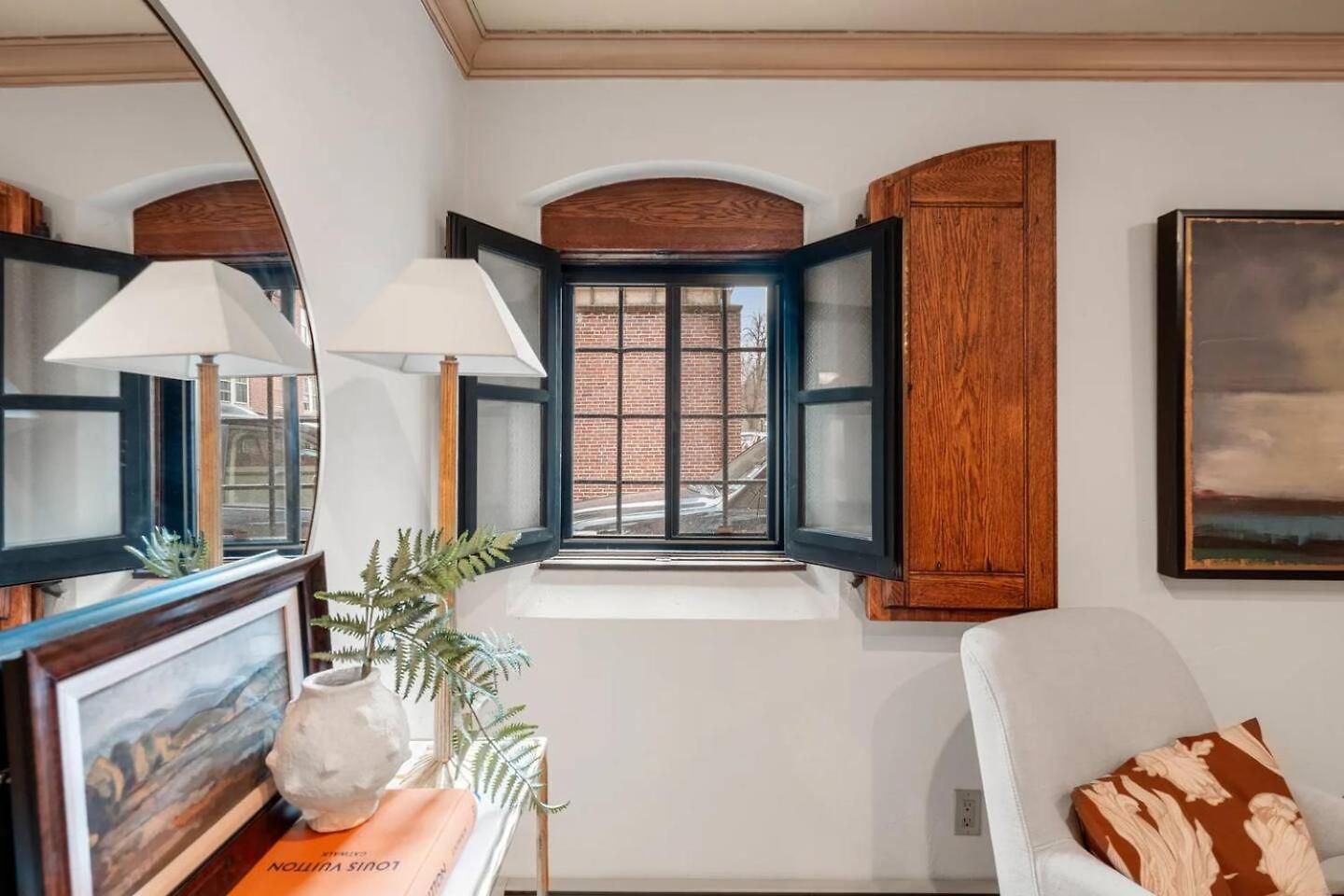 Apartment Flat Spacious And Living