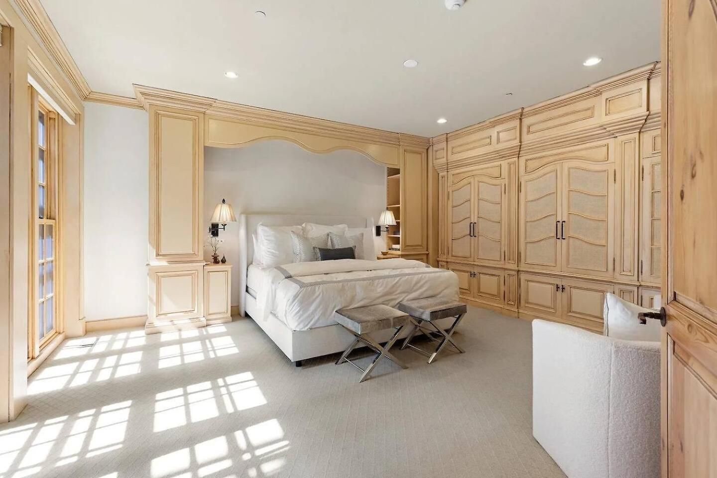 Apartment Flat Spacious And Living Boston