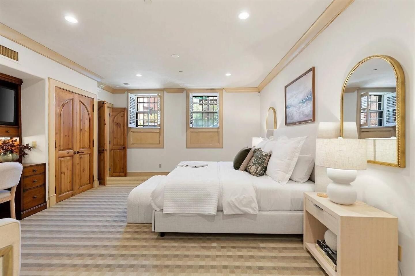 Apartment Flat Spacious And Living Boston