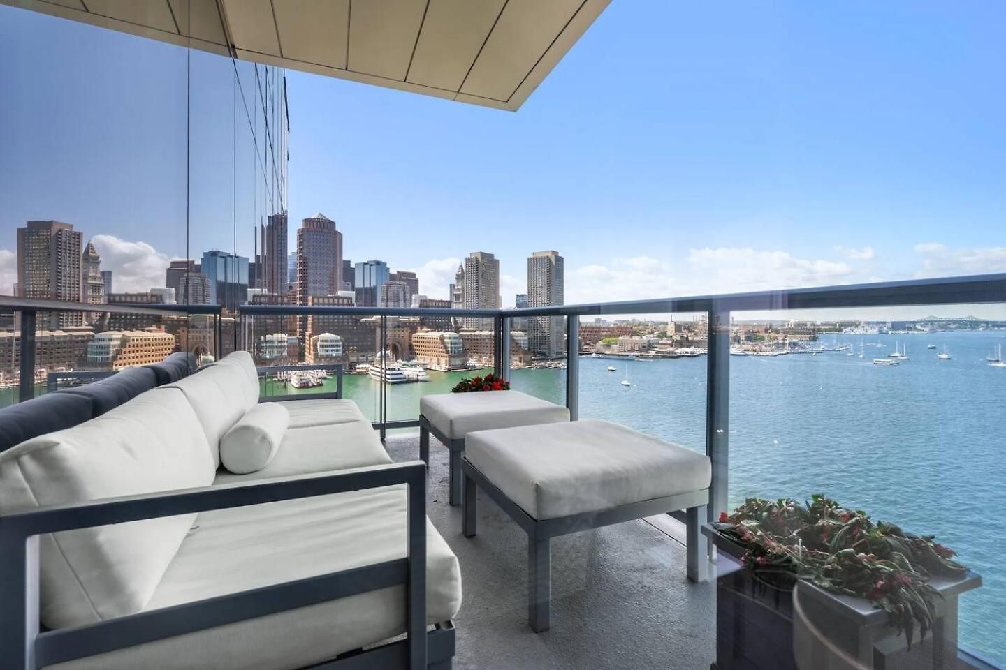 Apartment Spacious Living View