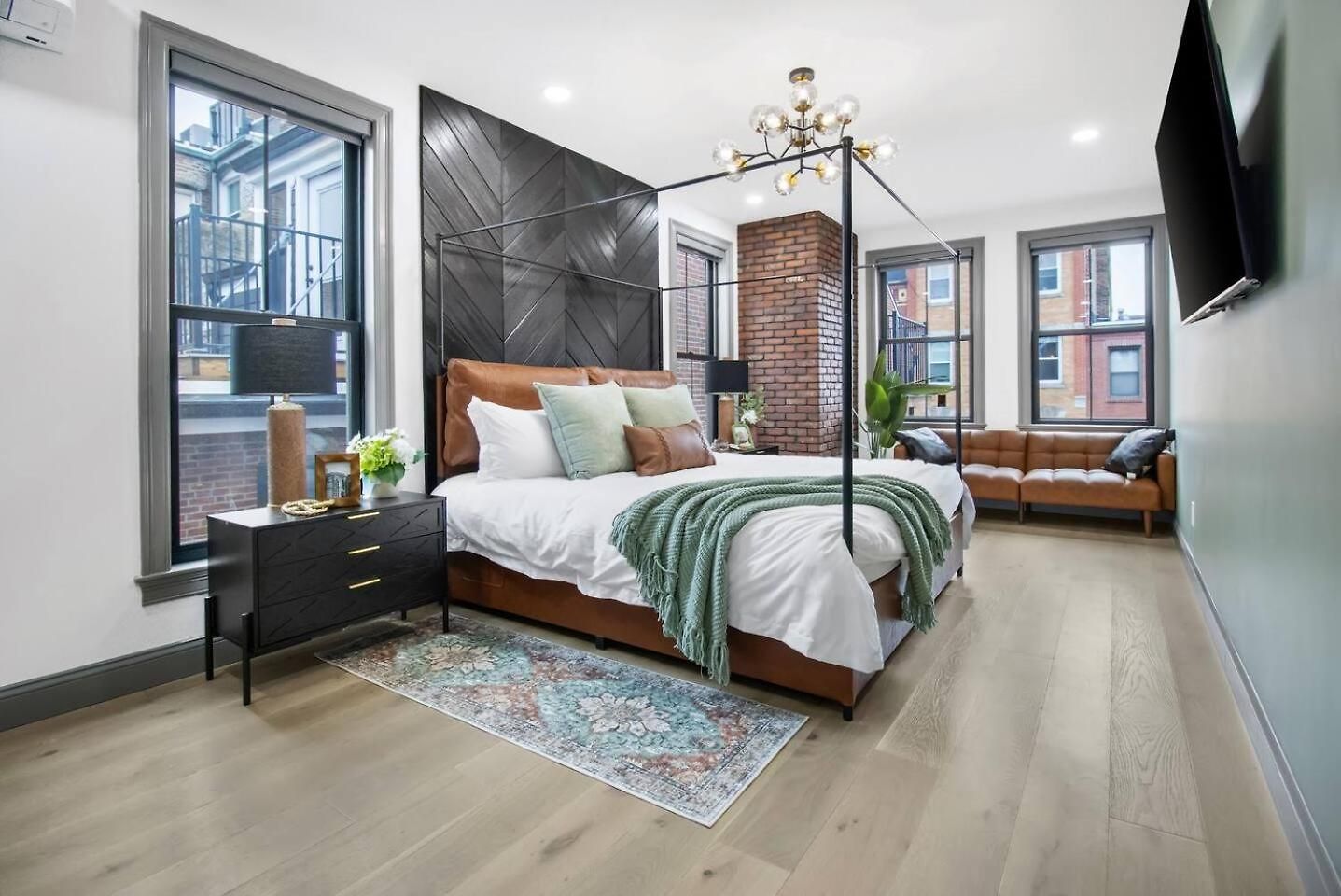 Apartment North End 2-story Penthouse | Prime Location