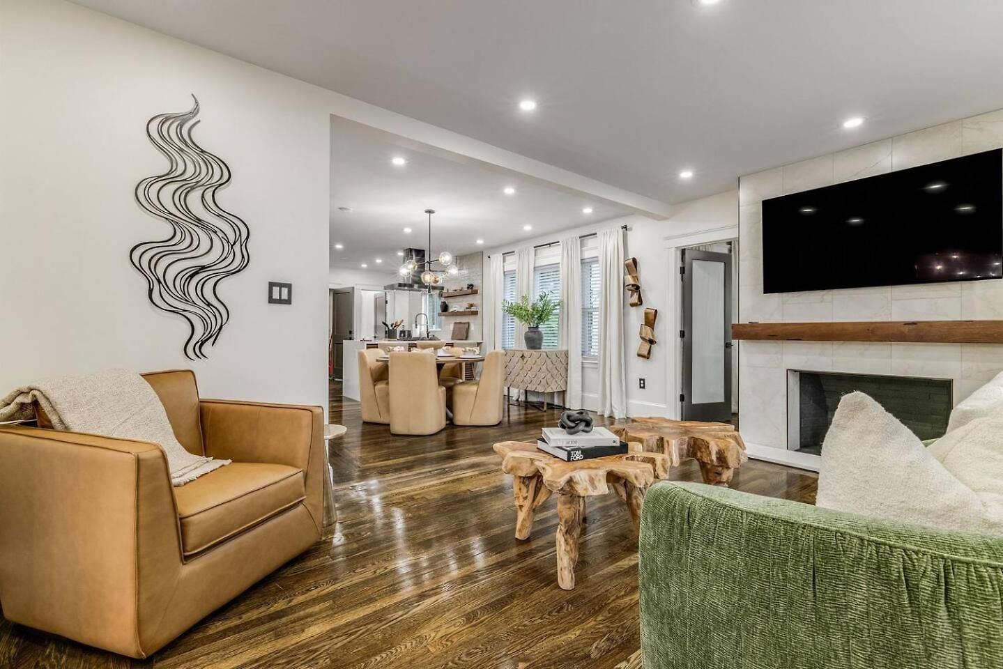 Apartment Luxury Designer 2br With Sunroom