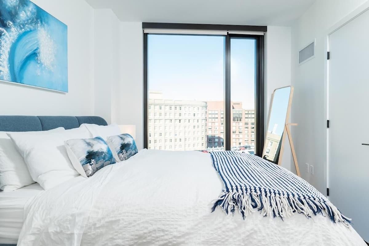 Back-bay W Roof Gym & Parking Apartment Boston
