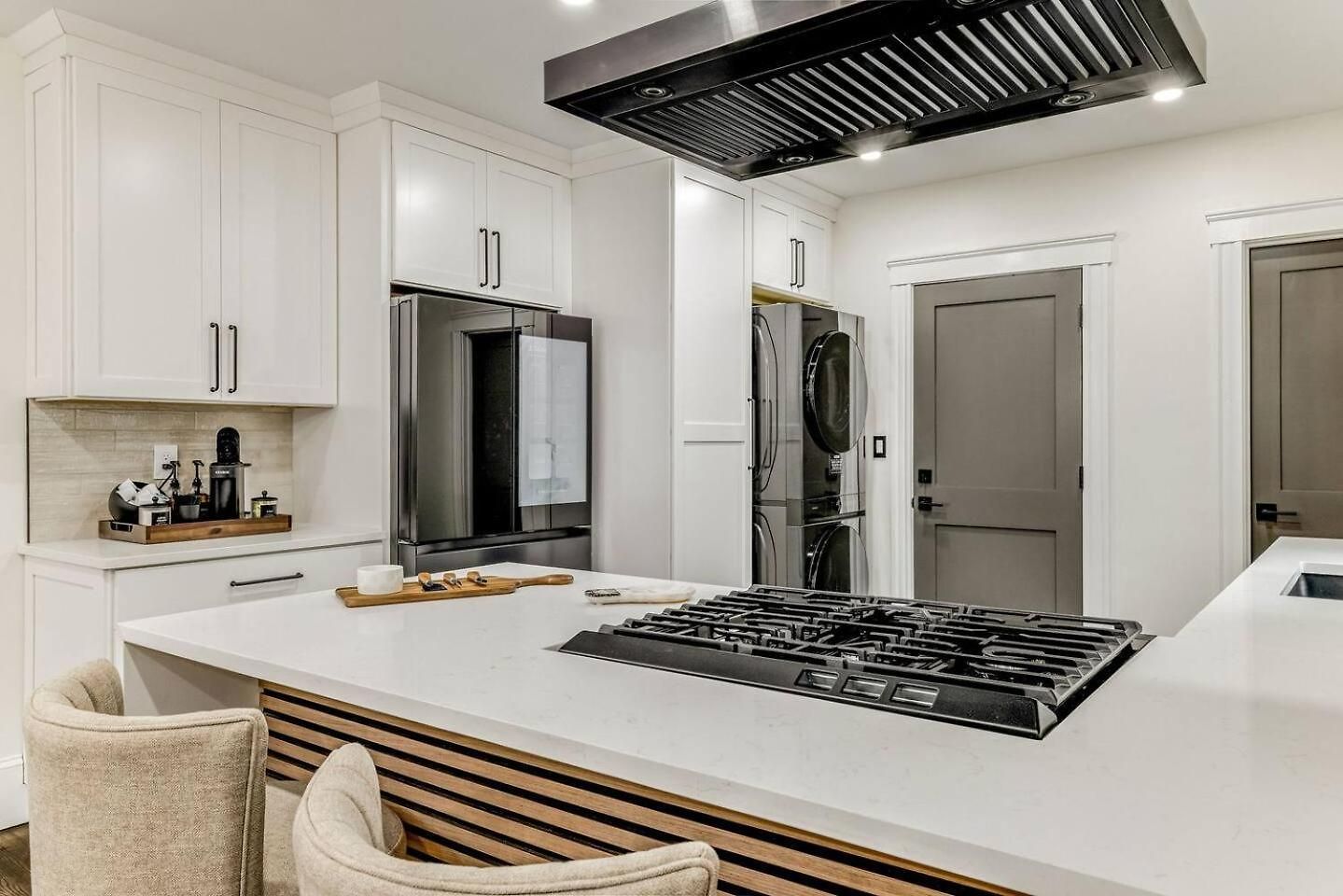 Luxury Designer 2br With Sunroom Apartment Boston