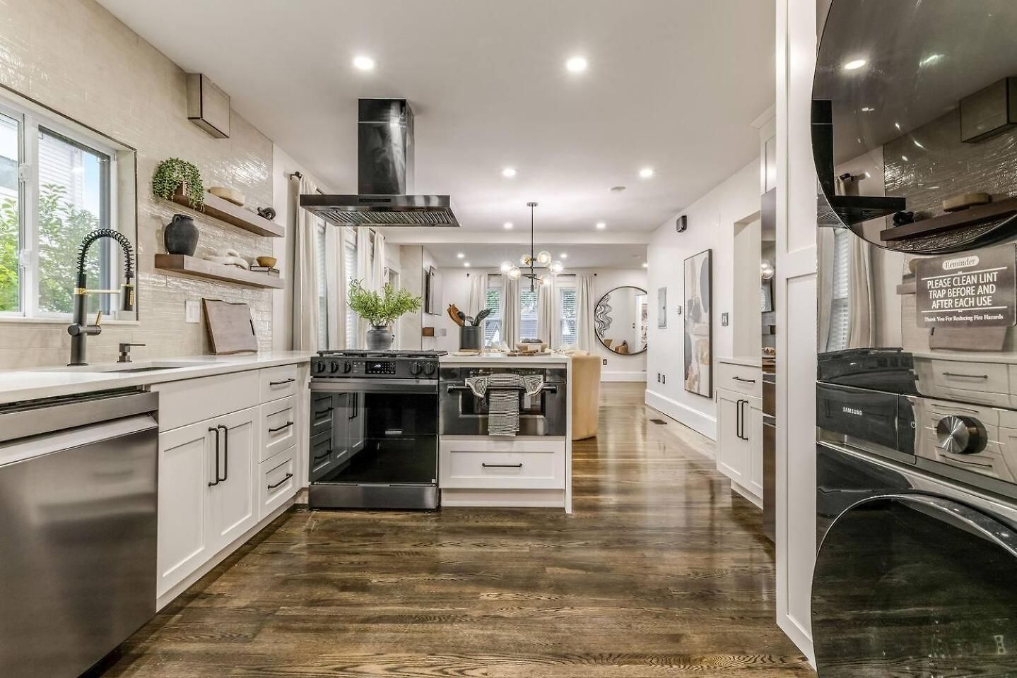 Apartment Luxury Designer 2br With Sunroom Boston