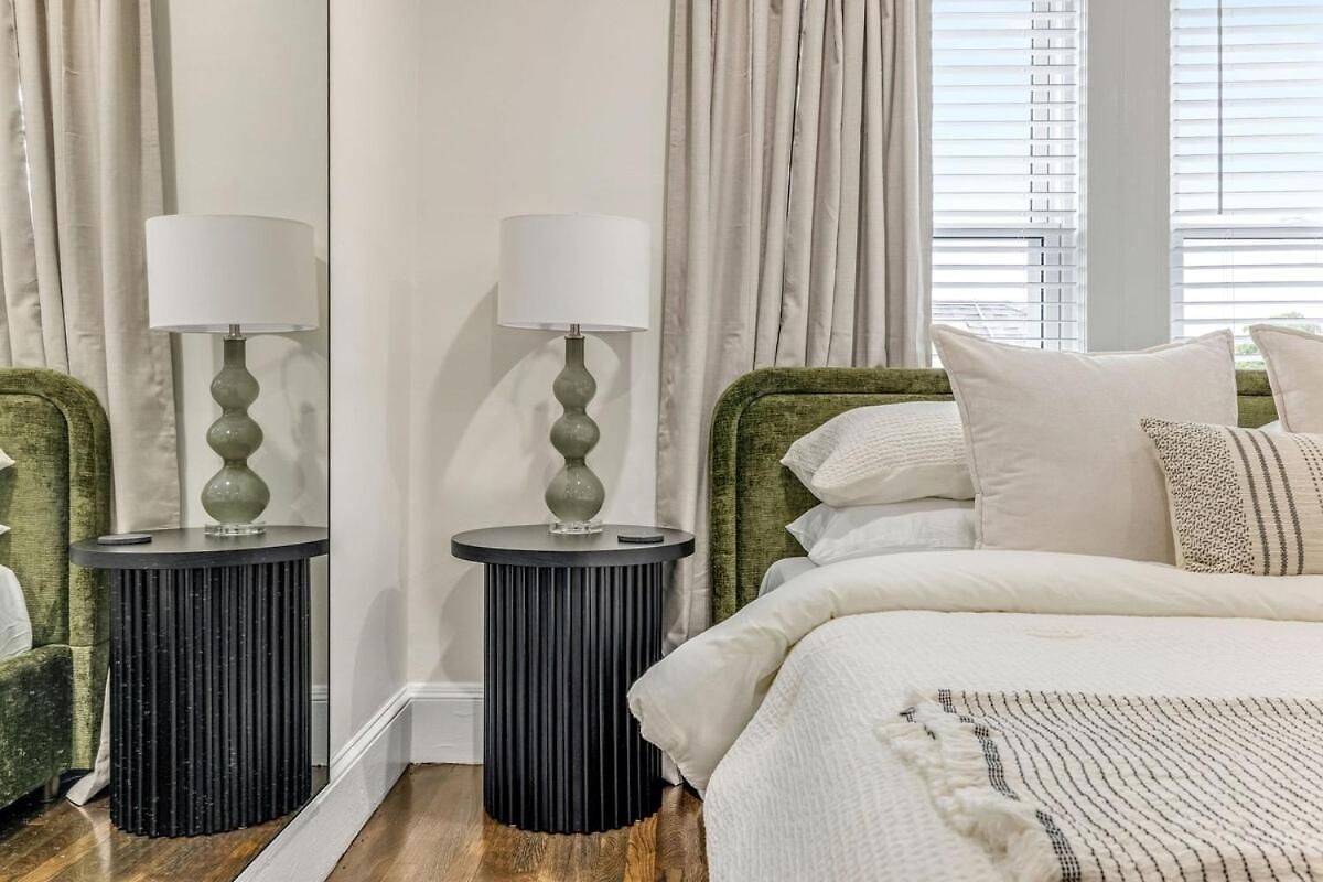 Luxury Designer 3br - Office - Sunroom - Garage - Apartment Boston