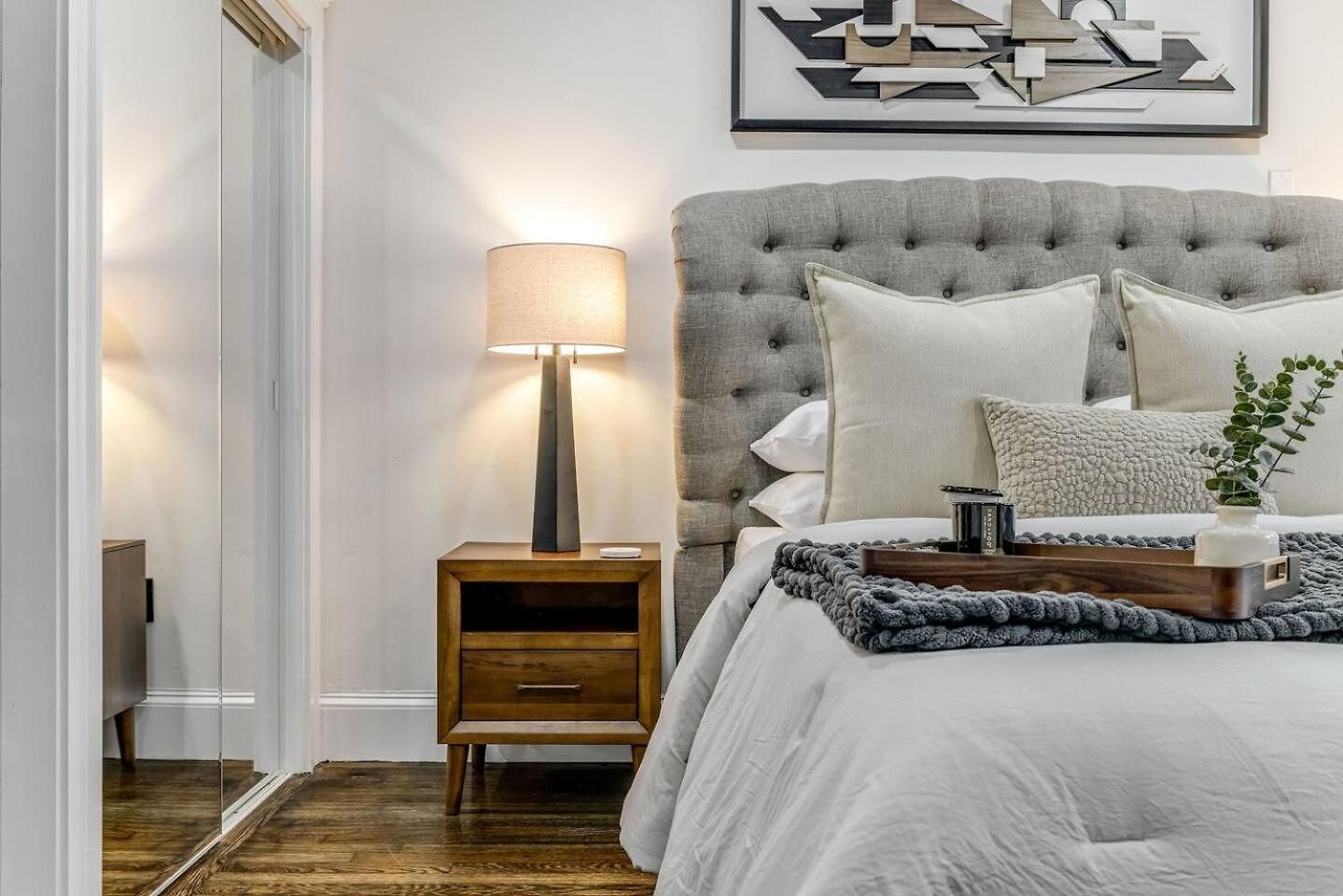 Apartment Luxury Designer 2br With Sunroom
