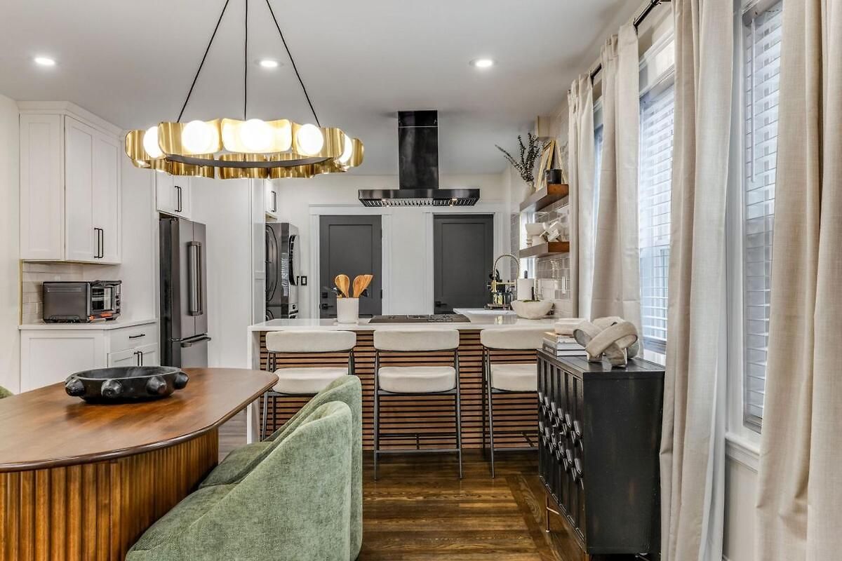 Luxury Designer 3br - Office - Sunroom - Garage - *