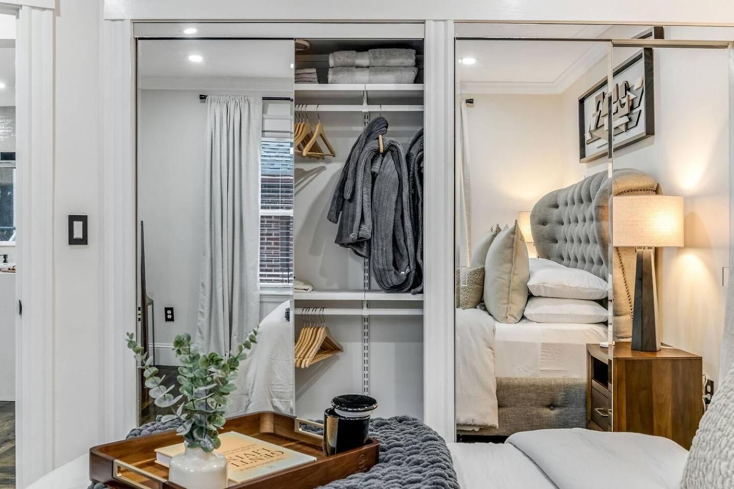 Luxury Designer 2br With Sunroom Apartment