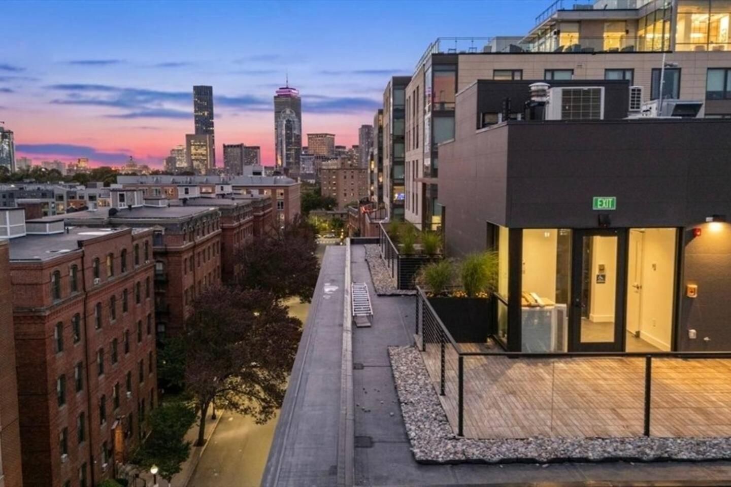 Charming And Chic * Boston