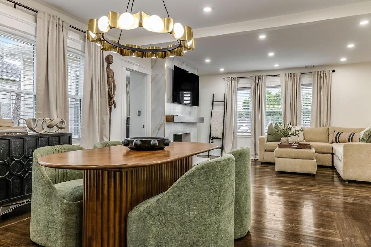 Luxury Designer 3br - Office - Sunroom - Garage - Apartment Boston