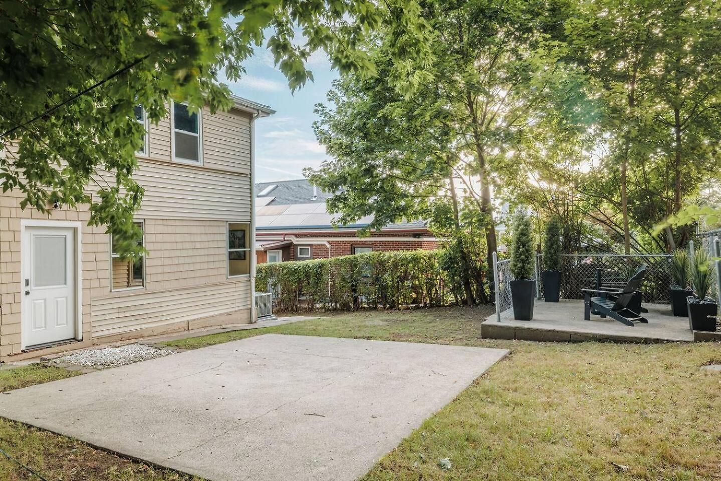 Luxury Designer 2br With Sunroom *