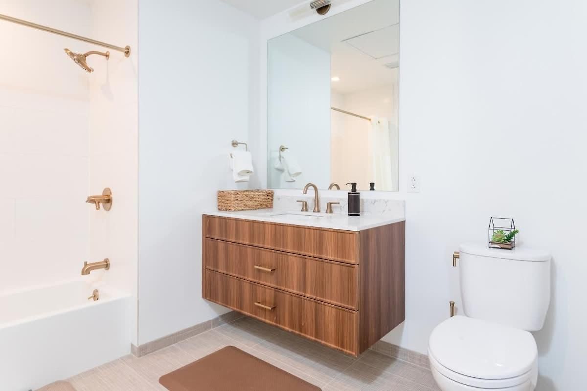 Back-bay W Roof Gym & Parking Apartment
